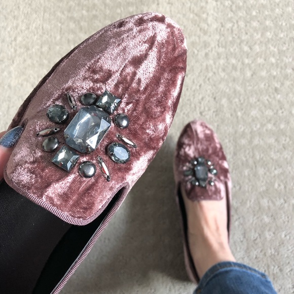 Simply Vera Vera Wang Shoes - NIB Mauve crushed velvet smoking flats